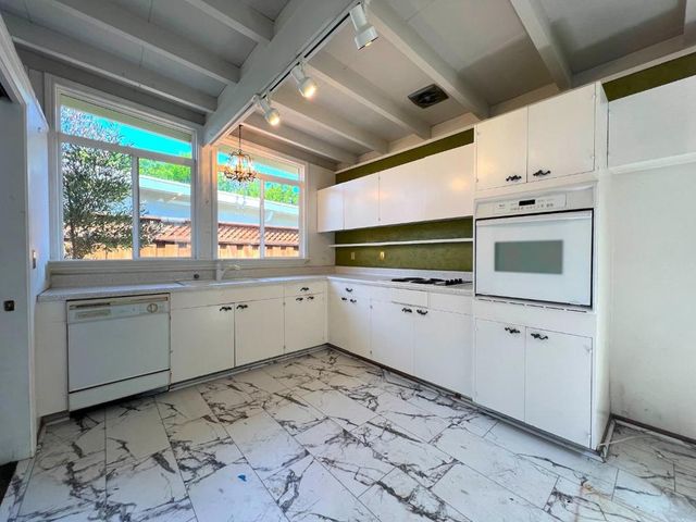 183 Thompson Square, Mountain View, CA 94043