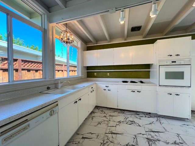 183 Thompson Square, Mountain View, CA 94043