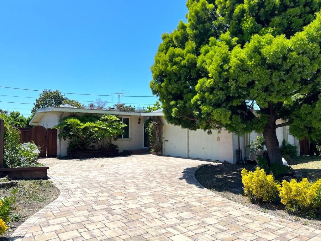 183 Thompson Square, Mountain View, CA 94043