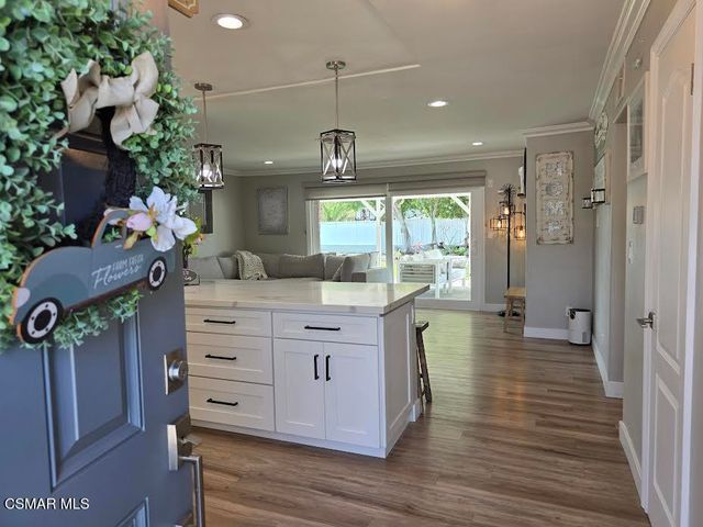 1748 Ahart Street, Simi Valley, CA 93065