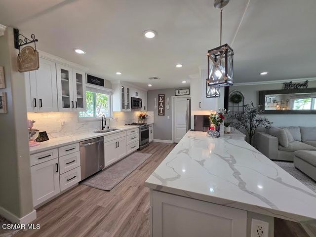 1748 Ahart Street, Simi Valley, CA 93065