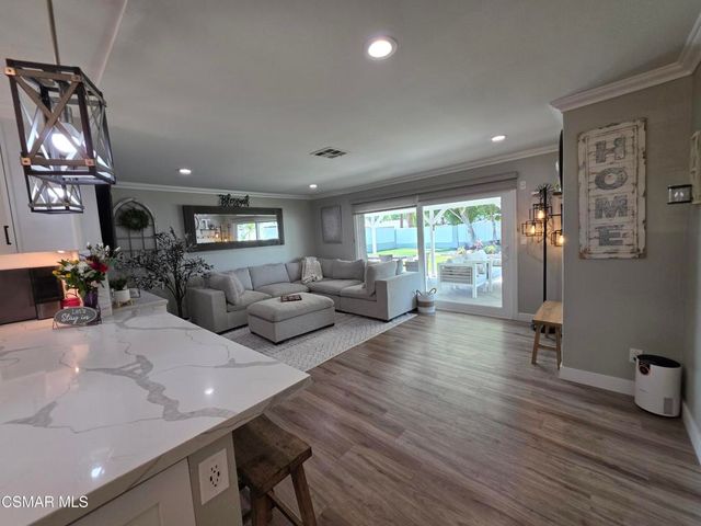 1748 Ahart Street, Simi Valley, CA 93065