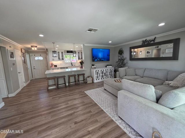 1748 Ahart Street, Simi Valley, CA 93065