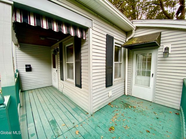 31 Brunswick Avenue, Troy, NY 12180