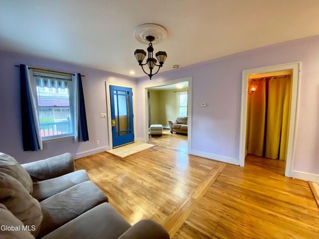 31 Brunswick Avenue, Troy, NY 12180