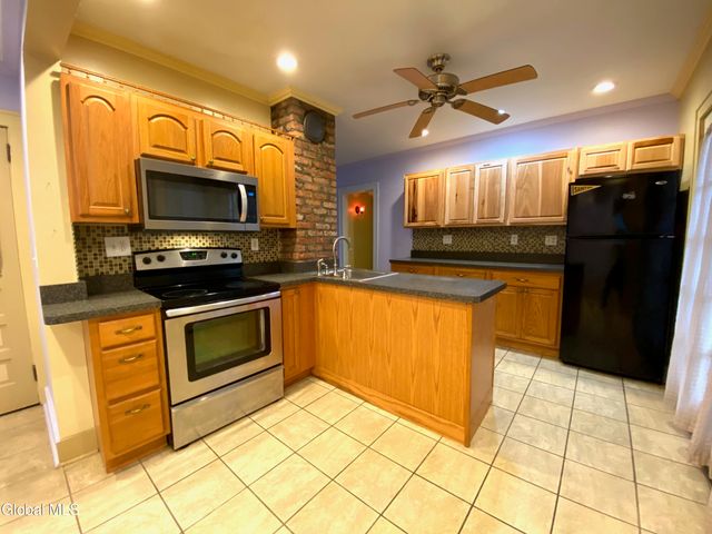 31 Brunswick Avenue, Troy, NY 12180