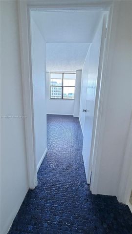 20100 W Country Club Dr 807, Aventura, FL 33180