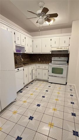 20100 W Country Club Dr 807, Aventura, FL 33180