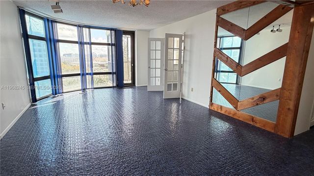 20100 W Country Club Dr 807, Aventura, FL 33180