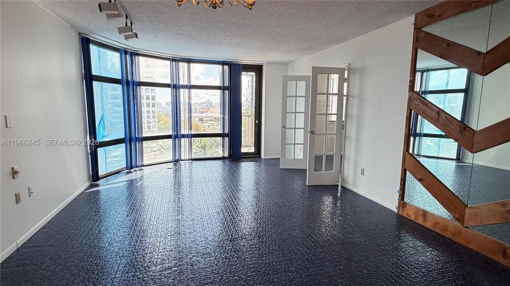 20100 W Country Club Dr 807, Aventura, FL 33180