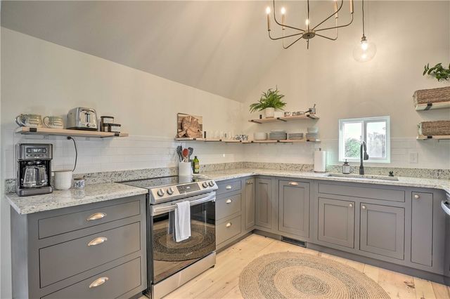 27258 Sunset Beach Lane, Eagle Rock, MO 65641