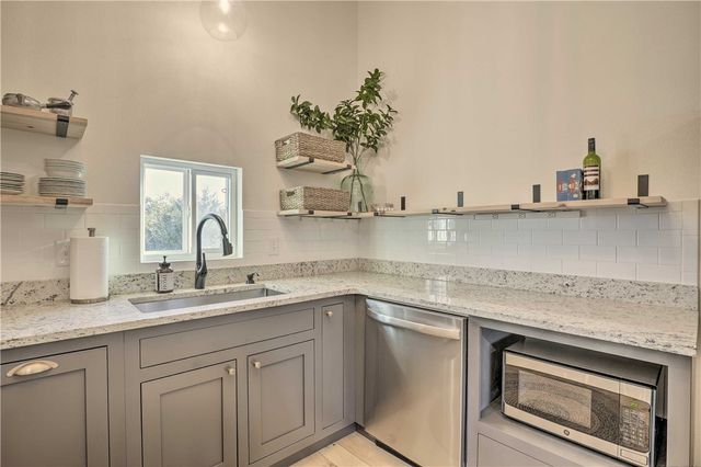 27258 Sunset Beach Lane, Eagle Rock, MO 65641