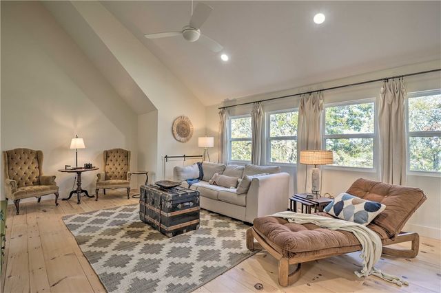 27258 Sunset Beach Lane, Eagle Rock, MO 65641