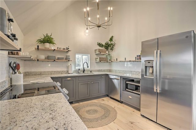 27258 Sunset Beach Lane, Eagle Rock, MO 65641