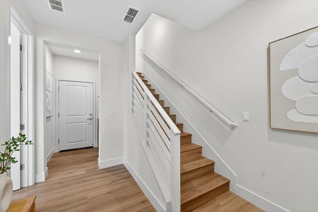 552 Galt Terrace 4, Sunnyvale, CA 94085