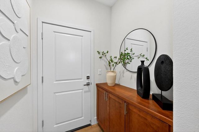 552 Galt Terrace 4, Sunnyvale, CA 94085