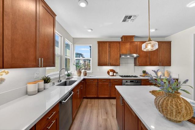 552 Galt Terrace 4, Sunnyvale, CA 94085