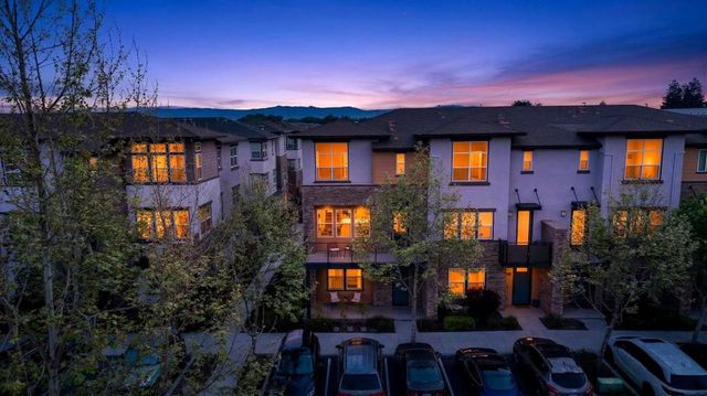 552 Galt Terrace 4, Sunnyvale, CA 94085