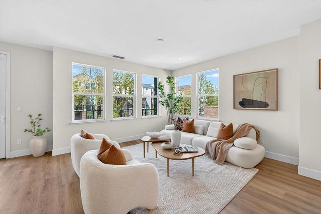 552 Galt Terrace 4, Sunnyvale, CA 94085