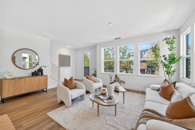 552 Galt Terrace 4, Sunnyvale, CA 94085