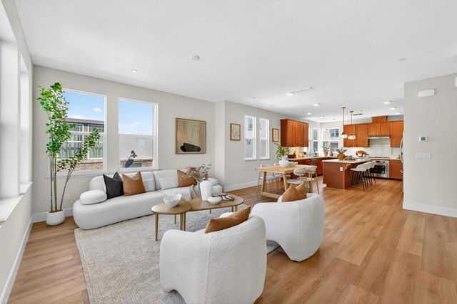 552 Galt Terrace 4, Sunnyvale, CA 94085