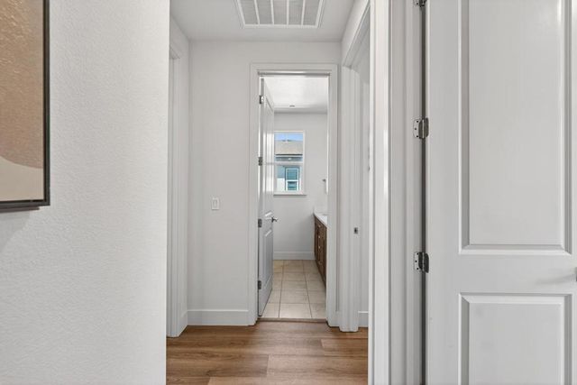 552 Galt Terrace 4, Sunnyvale, CA 94085