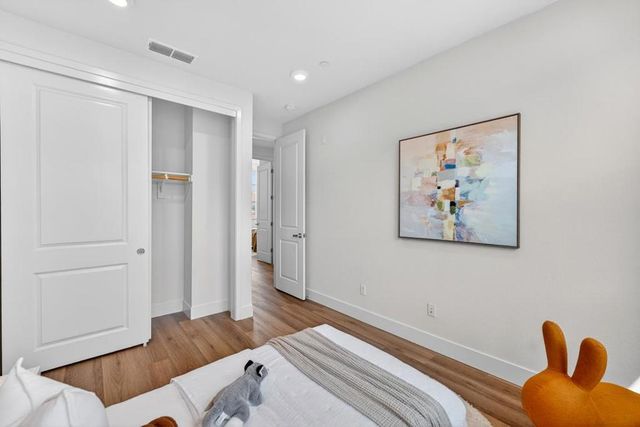 552 Galt Terrace 4, Sunnyvale, CA 94085