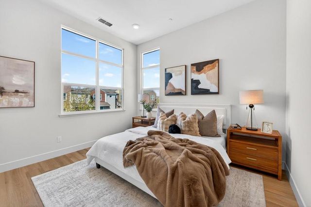 552 Galt Terrace 4, Sunnyvale, CA 94085