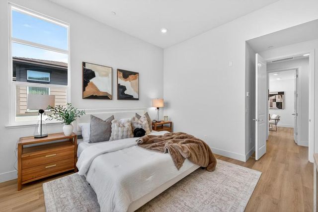 552 Galt Terrace 4, Sunnyvale, CA 94085