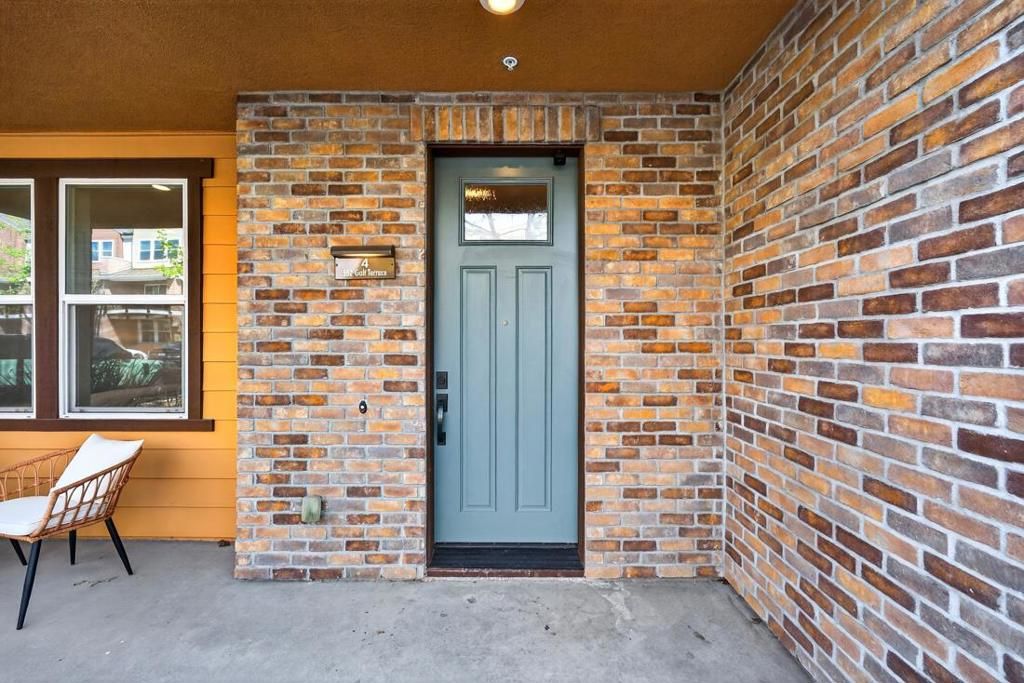 Image 10 of property listing at 552 Galt Terrace 4, Sunnyvale, CA 94085