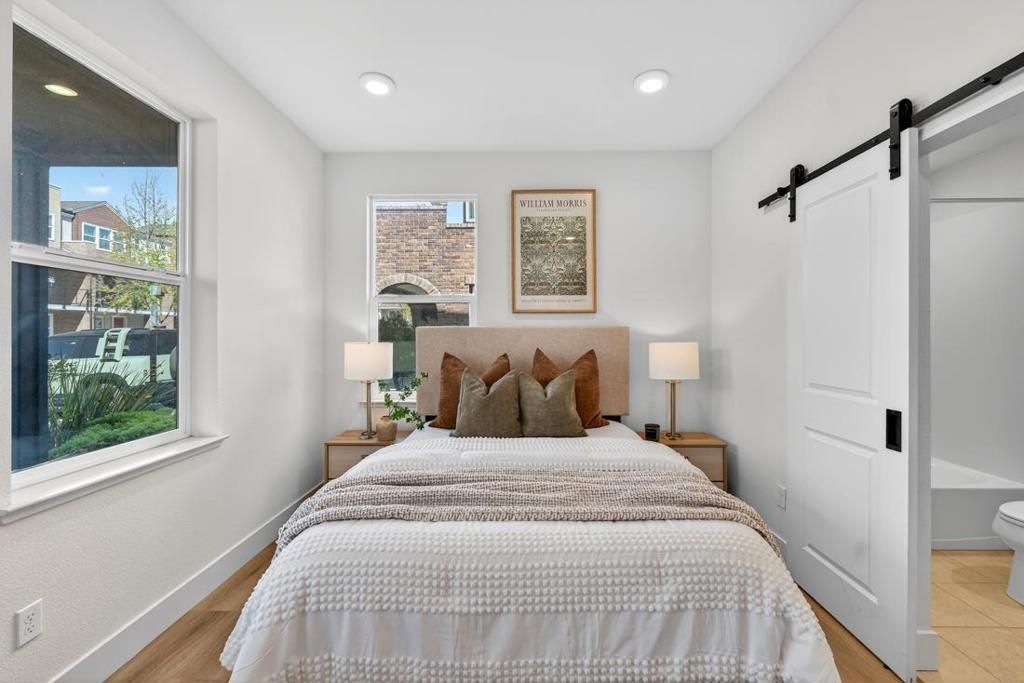 Image 15 of property listing at 552 Galt Terrace 4, Sunnyvale, CA 94085