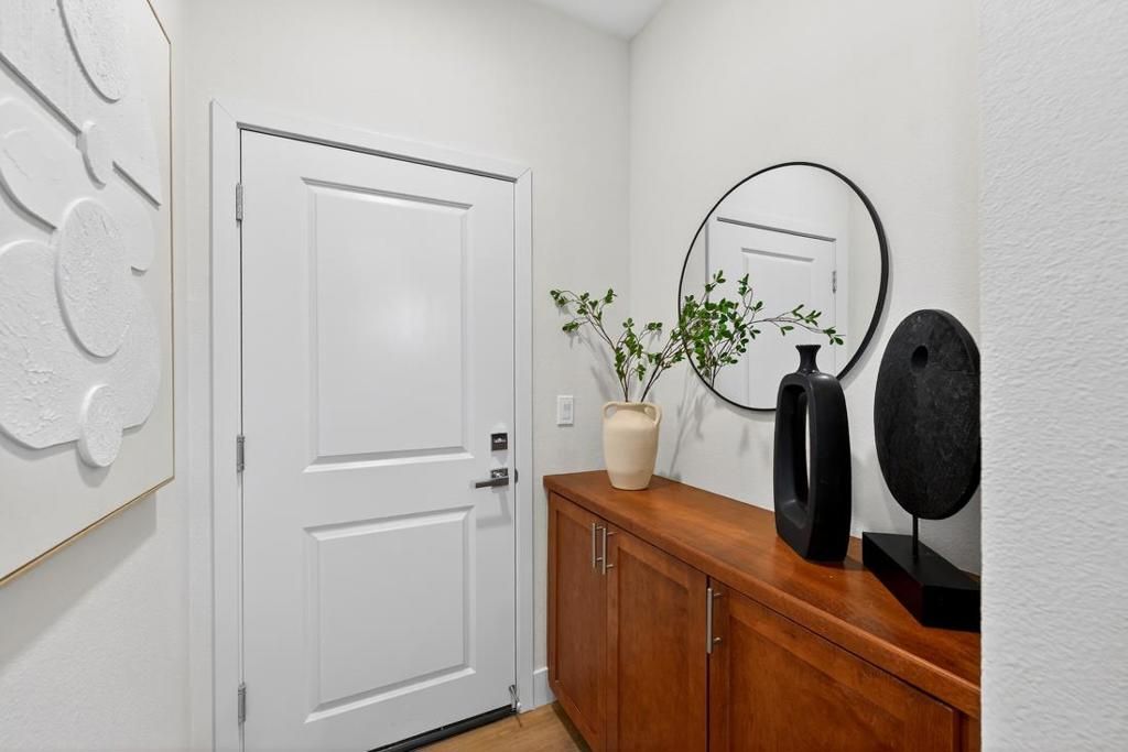 Image 19 of property listing at 552 Galt Terrace 4, Sunnyvale, CA 94085