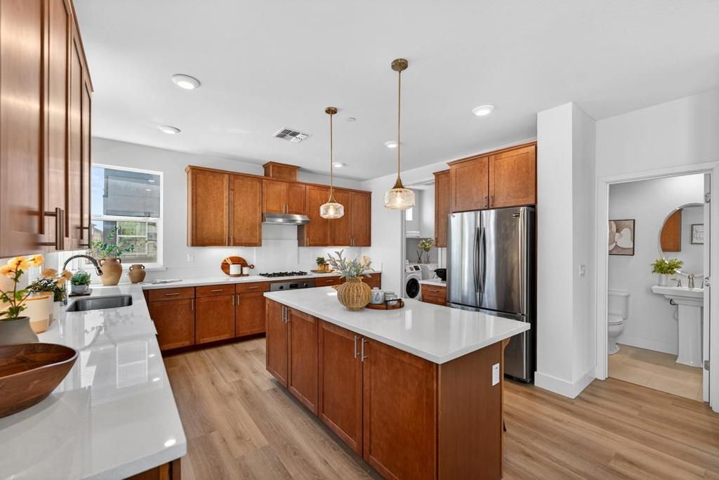 Image 23 of property listing at 552 Galt Terrace 4, Sunnyvale, CA 94085