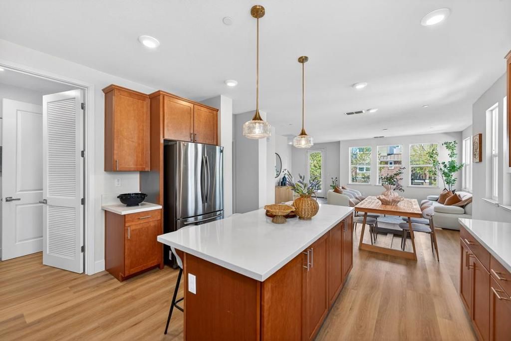 Image 27 of property listing at 552 Galt Terrace 4, Sunnyvale, CA 94085