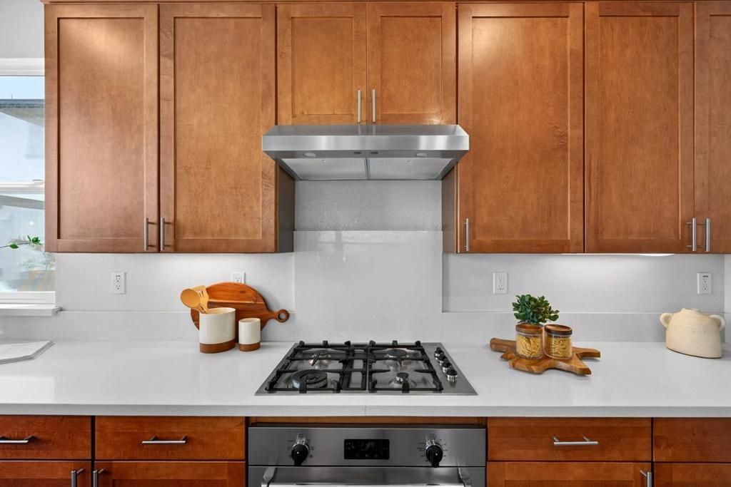 Image 28 of property listing at 552 Galt Terrace 4, Sunnyvale, CA 94085