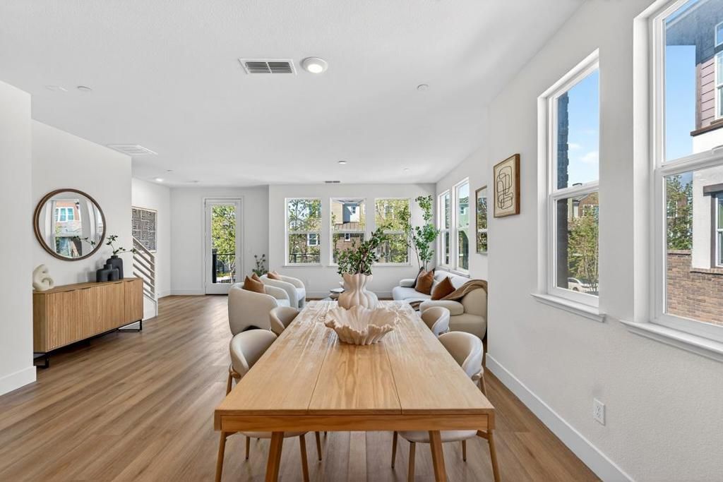 Image 30 of property listing at 552 Galt Terrace 4, Sunnyvale, CA 94085