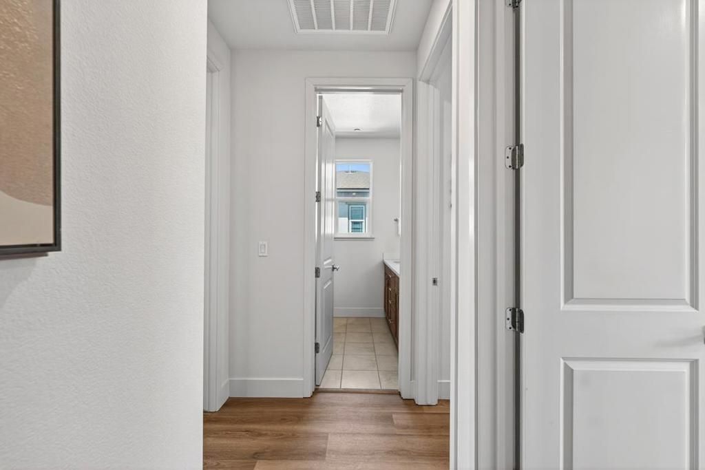 Image 42 of property listing at 552 Galt Terrace 4, Sunnyvale, CA 94085