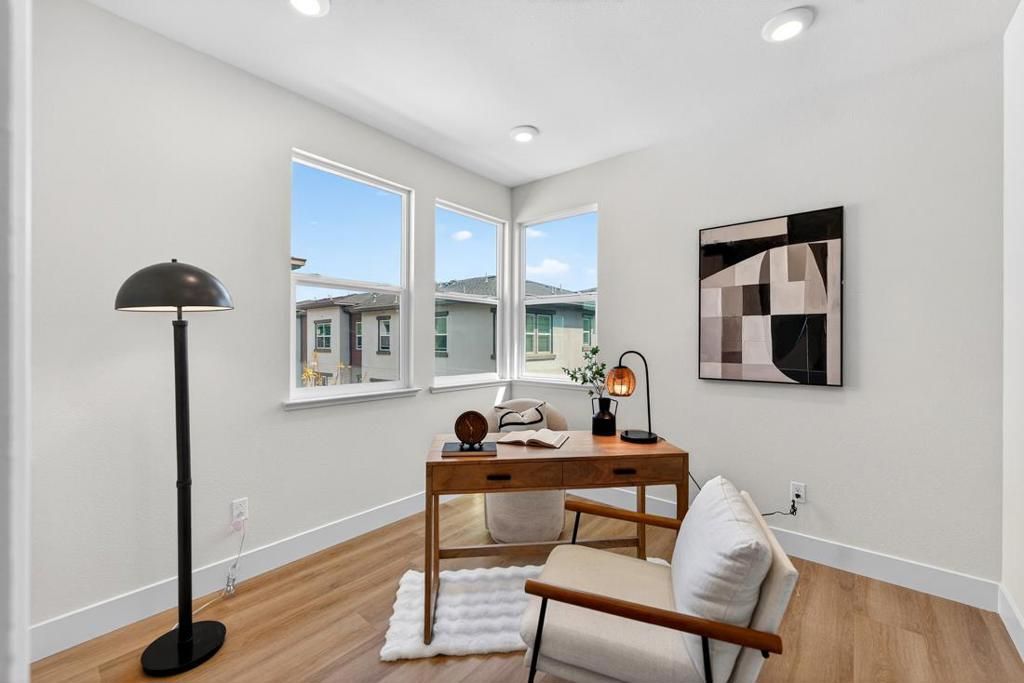 Image 45 of property listing at 552 Galt Terrace 4, Sunnyvale, CA 94085