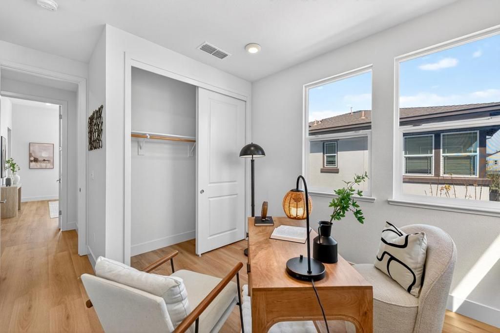 Image 46 of property listing at 552 Galt Terrace 4, Sunnyvale, CA 94085