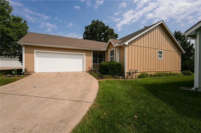 5209 S Megan Drive, Independence, MO 64055