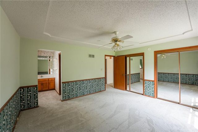 5209 S Megan Drive, Independence, MO 64055