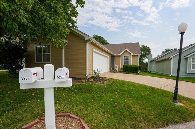 5209 S Megan Drive, Independence, MO 64055