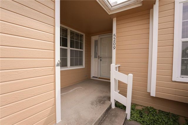 5209 S Megan Drive, Independence, MO 64055
