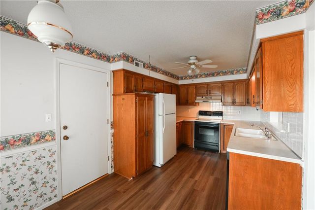 5209 S Megan Drive, Independence, MO 64055