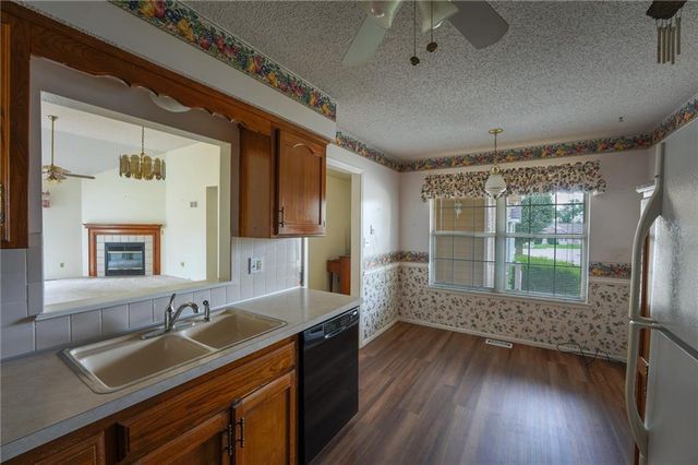 5209 S Megan Drive, Independence, MO 64055