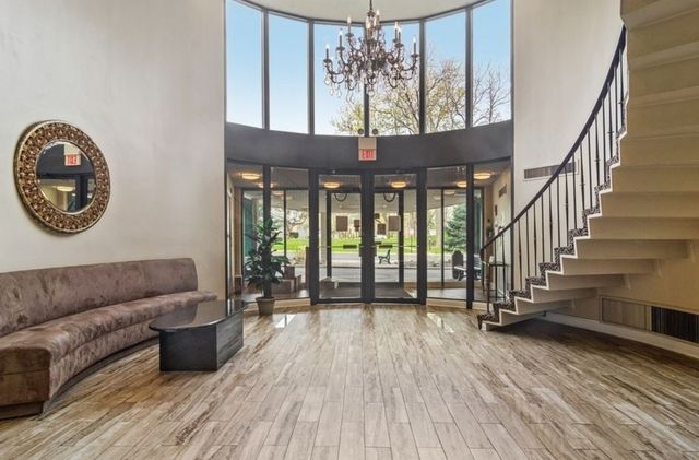 190 S Wood Dale Road 611, Wood Dale, IL 60191