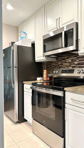 190 S Wood Dale Road 611, Wood Dale, IL 60191