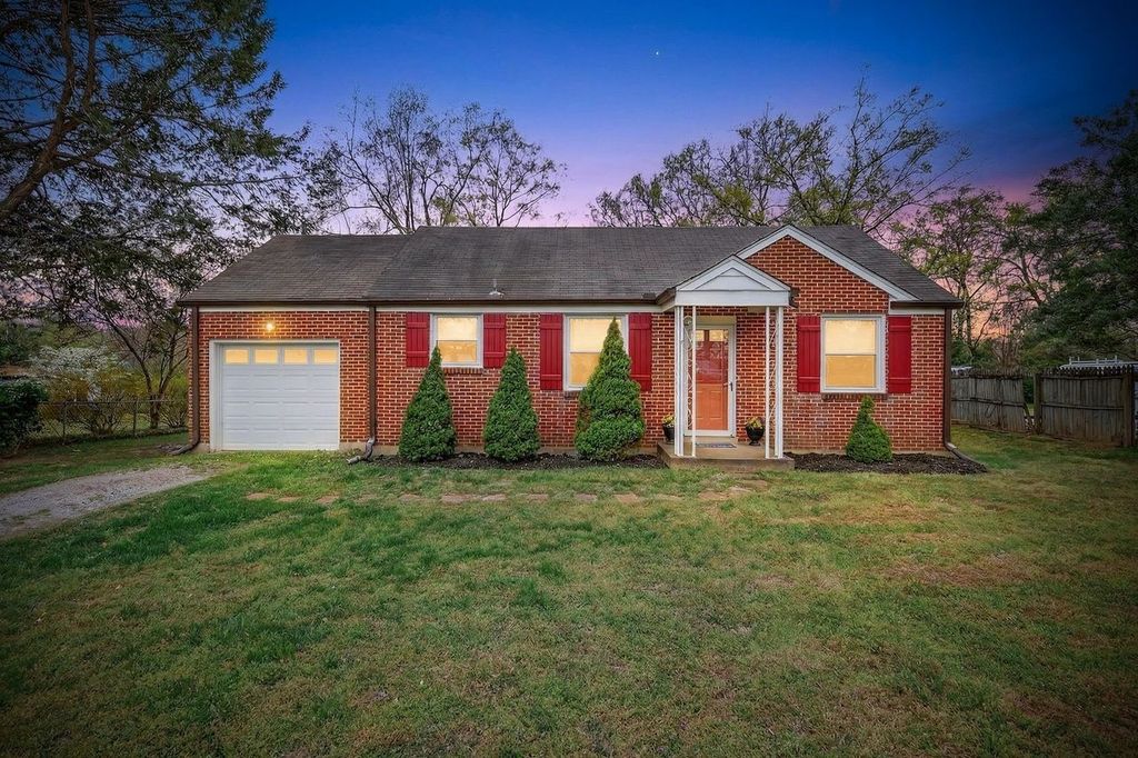 2226 Stratford Ave, Nashville, TN 37216