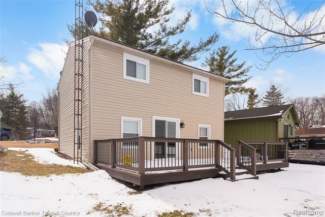 2705 Melvin Drive, Pinckney, MI 48169