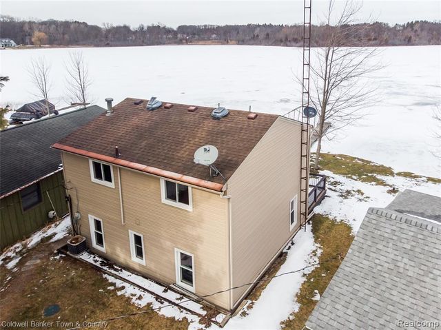 2705 Melvin Drive, Pinckney, MI 48169